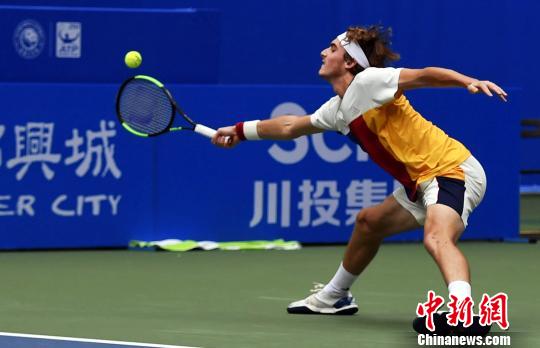 的带领下 的带领下