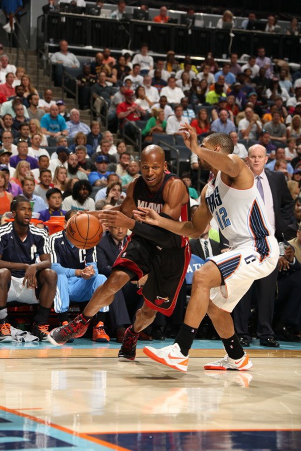 相比于负面 相比于负面