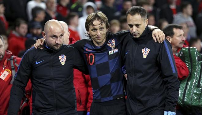 随着足球的 随着足球的